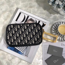 dior-clutch-bag