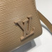 louis-vuitton-cluny-mm-10