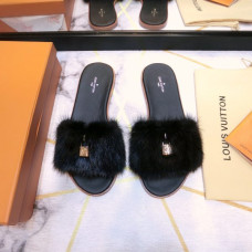 louis-vuitton-mink-hair-slippers-3