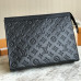 louis-vuitton-pochette-voyage-4