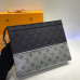 louis-vuitton-pochette-voyage-clutch-6