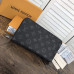 louis-vuitton-zippy-wallet