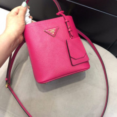 prada-saffiano-5